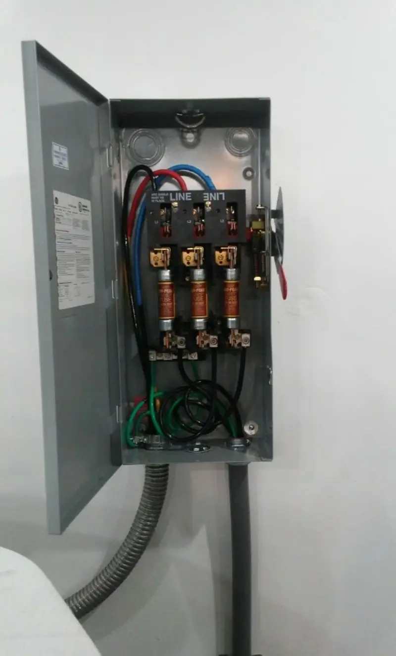 Three-phase disconnect switch installed for Smoke Detector Installation in Bethlehem